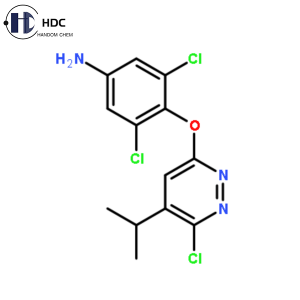 3,5-Дихлор-4-((6-хлор-5-ізопропілпіридазин-3-іл)окси)анілін